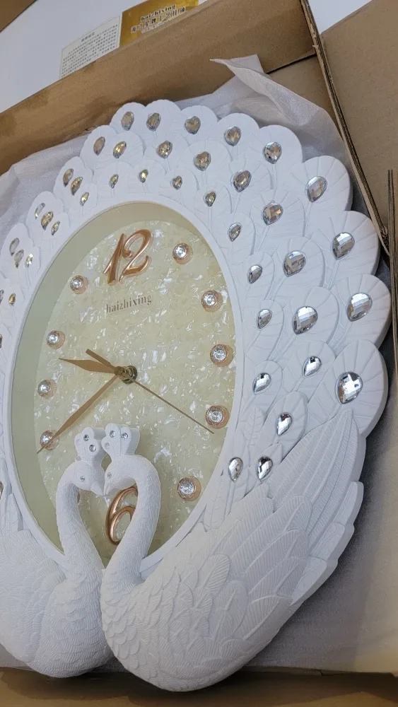 Haizhixing Pearl White Peacock Wall Clock – Elegant Home Decor image indicator(7)