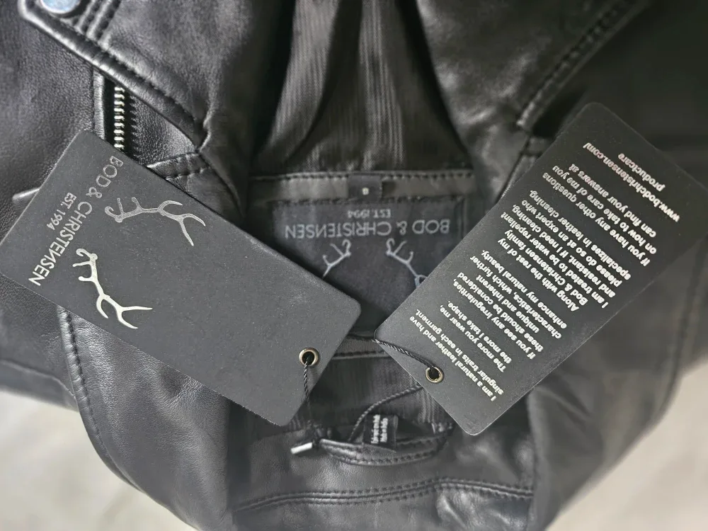 BOD & CHRISTENSEN Black Leather Jacket - Size 8 image indicator(2)
