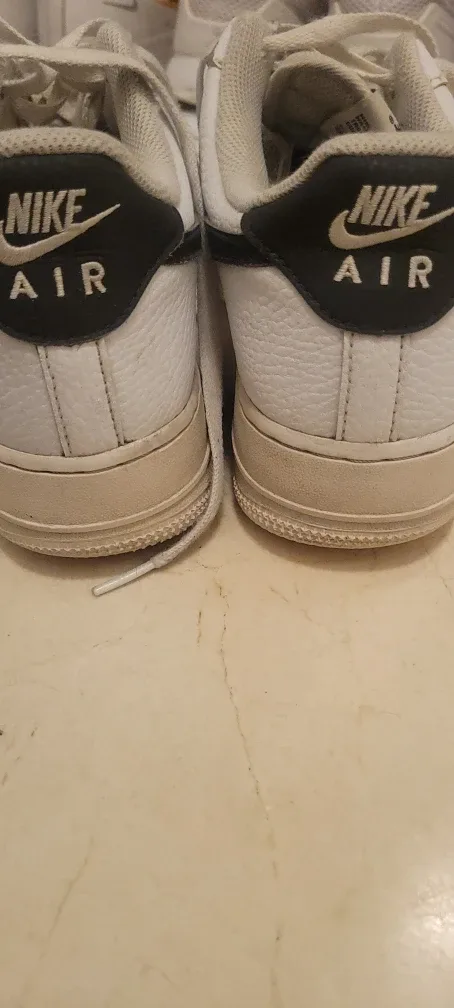Nike Air Force 1 Low White/Black - Size 9