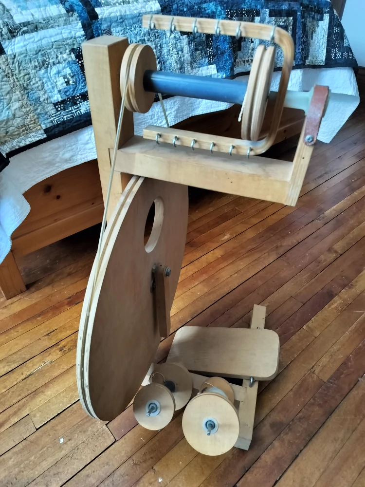 Louet Spinning Wheel - photo 2