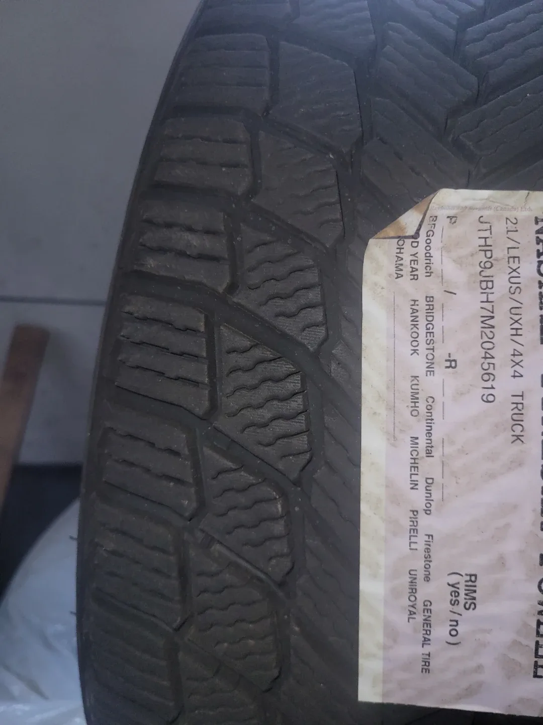 Michelin X-Ice 225/60R18 Tire image indicator(4)