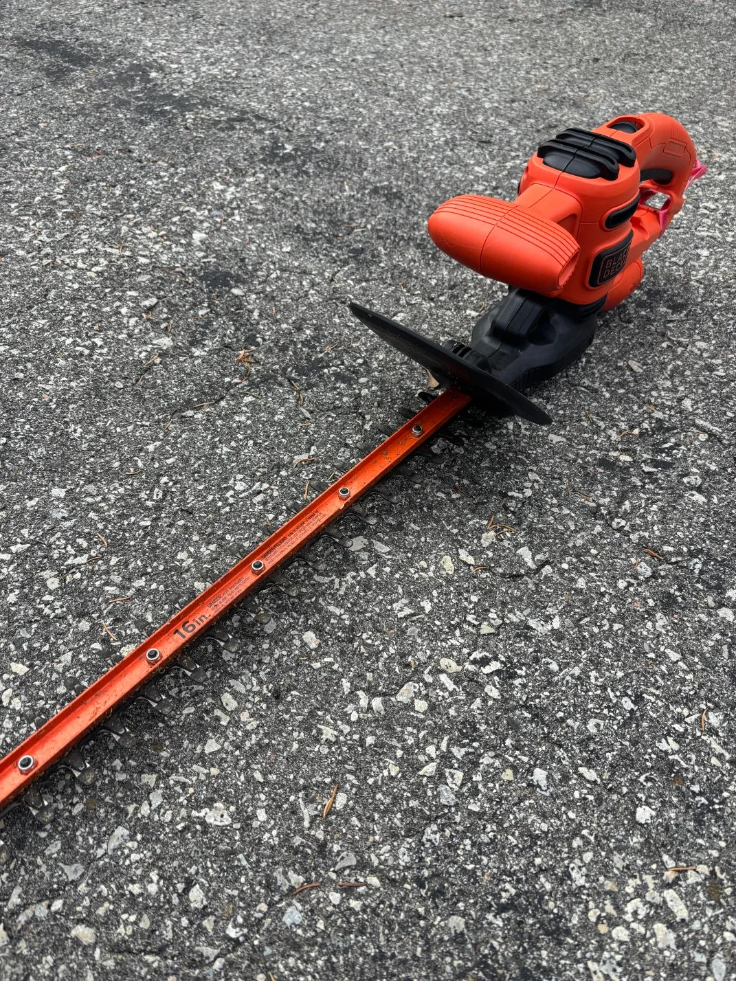 Black+Decker 16-in. Hedge Trimmer