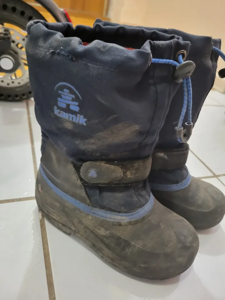 Kids Kamik Winter boots - size 13