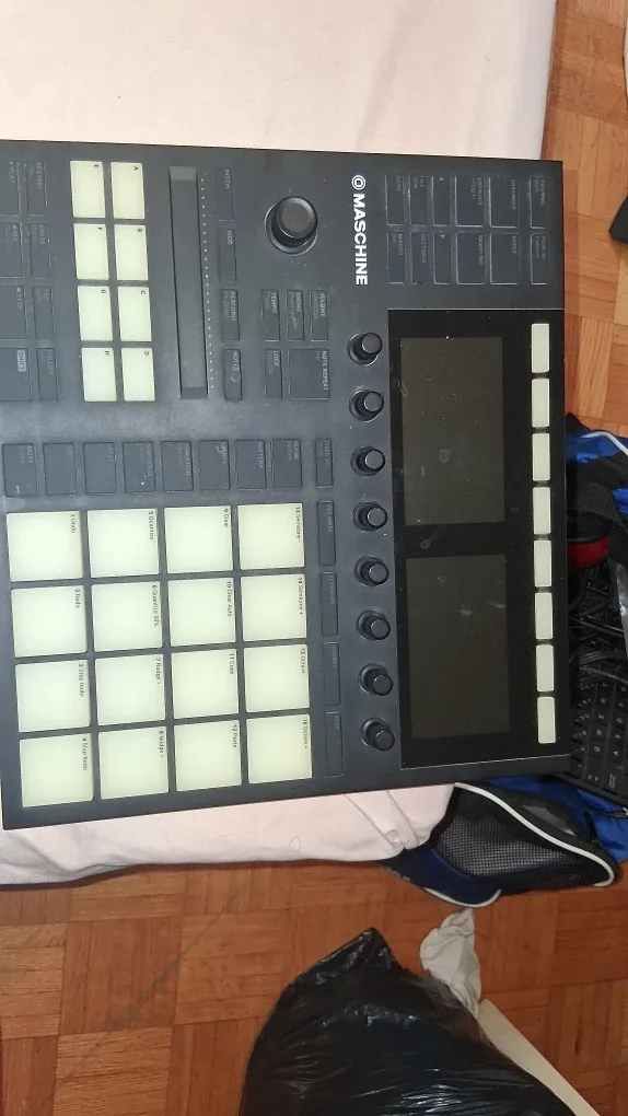 Native Instruments Maschine Production & Performance System