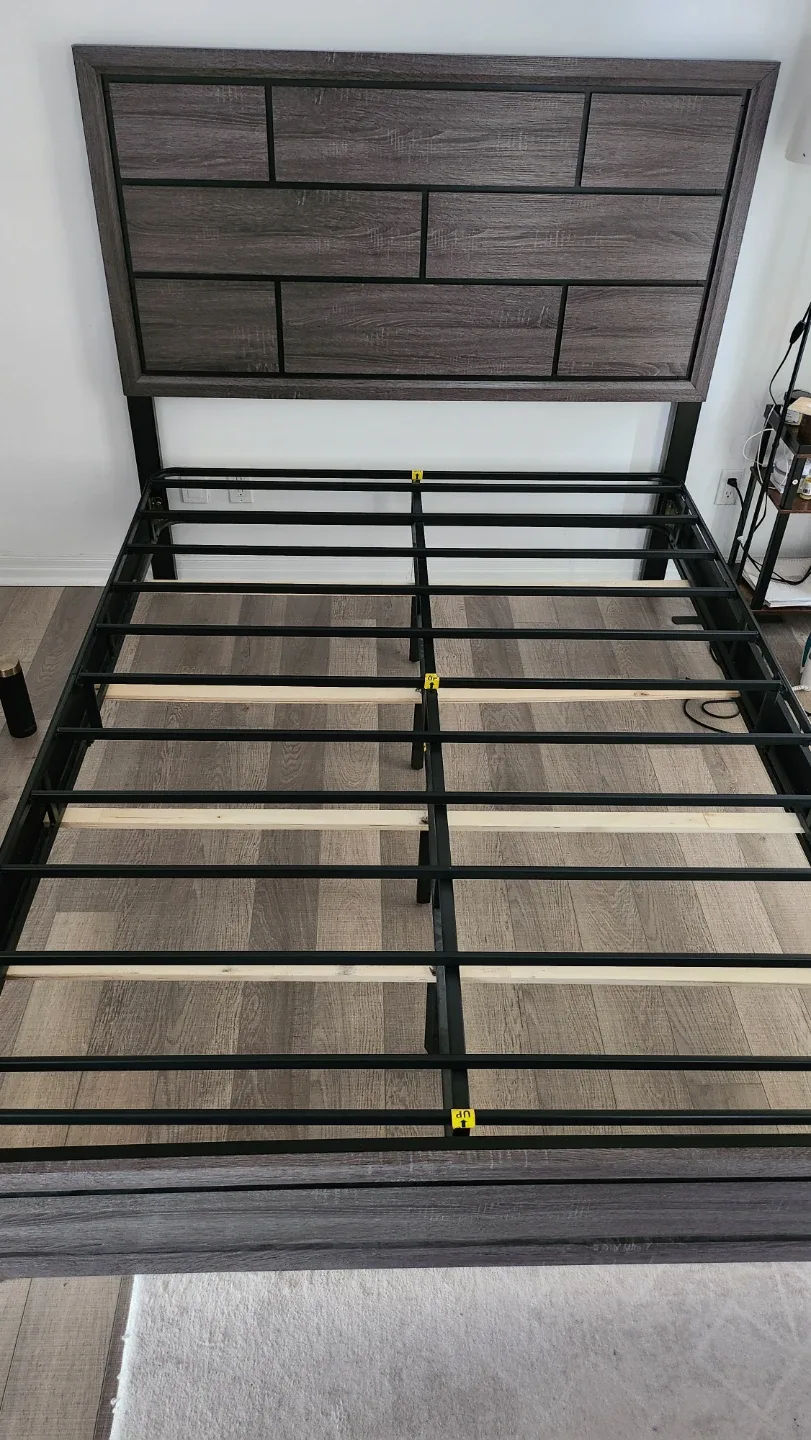 Queen Size Bed Frame for Sale – Excellent Condition image indicator(6)