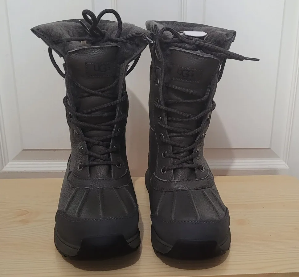 Brand New UGG Adirondack Boot III - Women's Size 8.5 - Black image indicator(4)