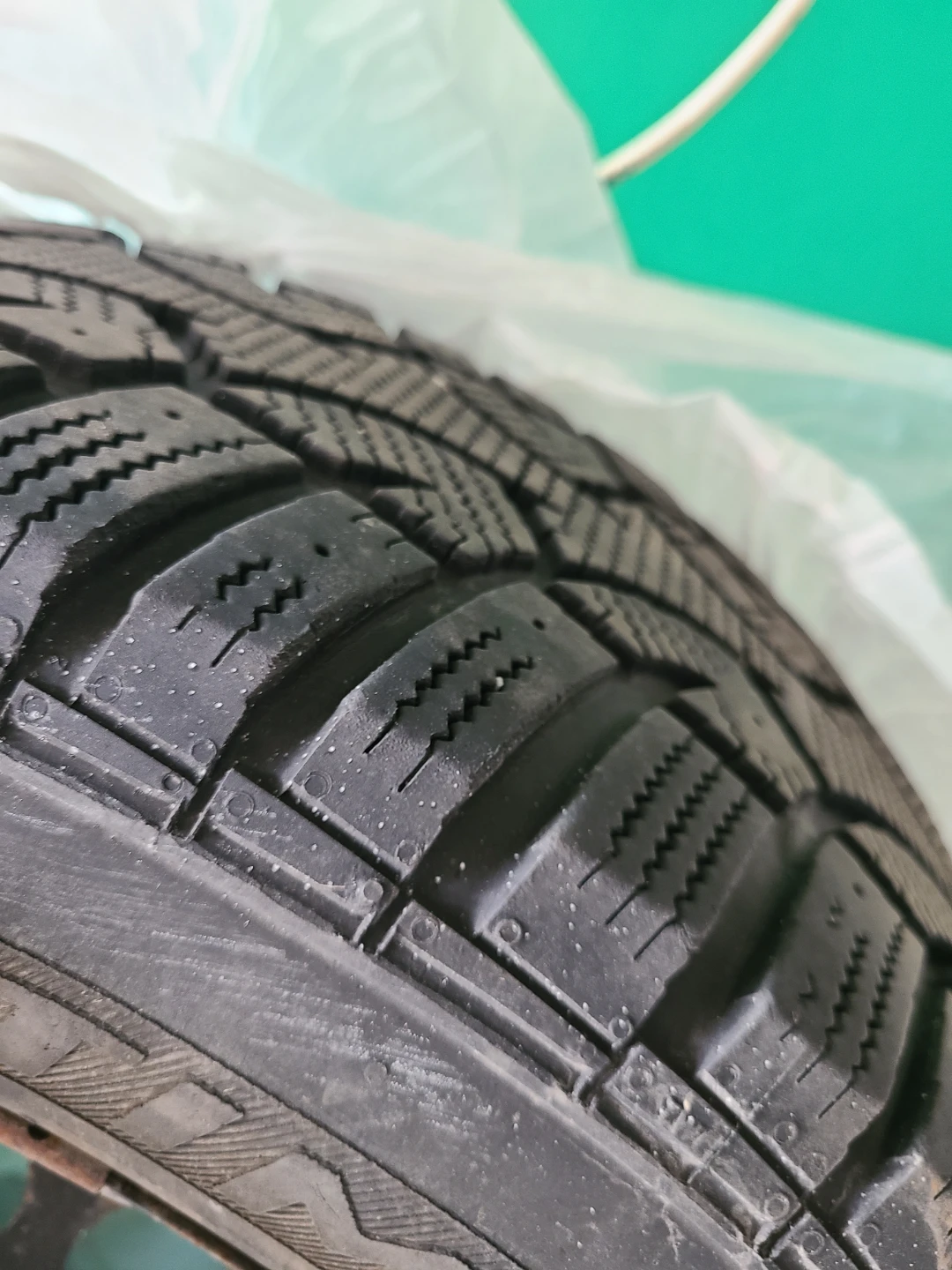 Used 215/60 R16 95Q 4 Tires - photo 3
