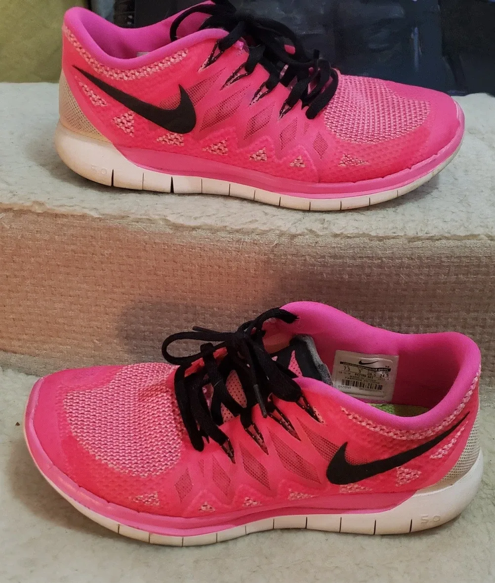 Nike Free 5.0 Running Shoes - Pink, Size 7.5 image indicator(5)