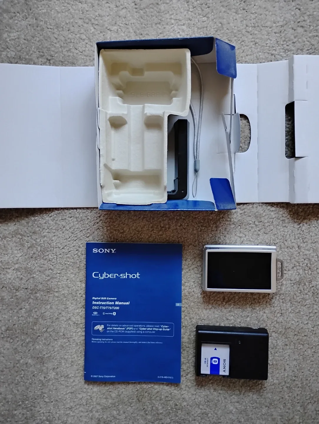 Sony Cyber-shot DSC-T200 Digital Camera - Like New! image indicator(2)