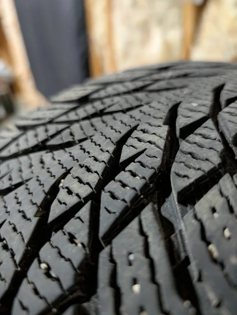 (4)-205/55R16 Winter Tires/Rims Off 2008 BMW 3 Series image indicator(3)