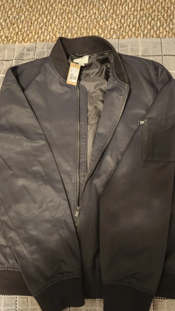 RW&CO. Black Bomber Jacket - Size M image indicator(3)