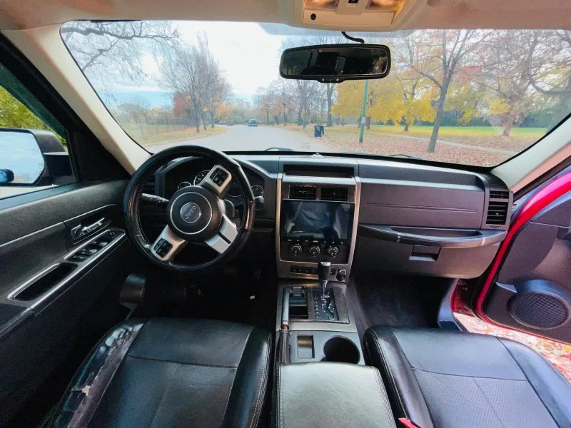 Jeep Liberty - Red SUV