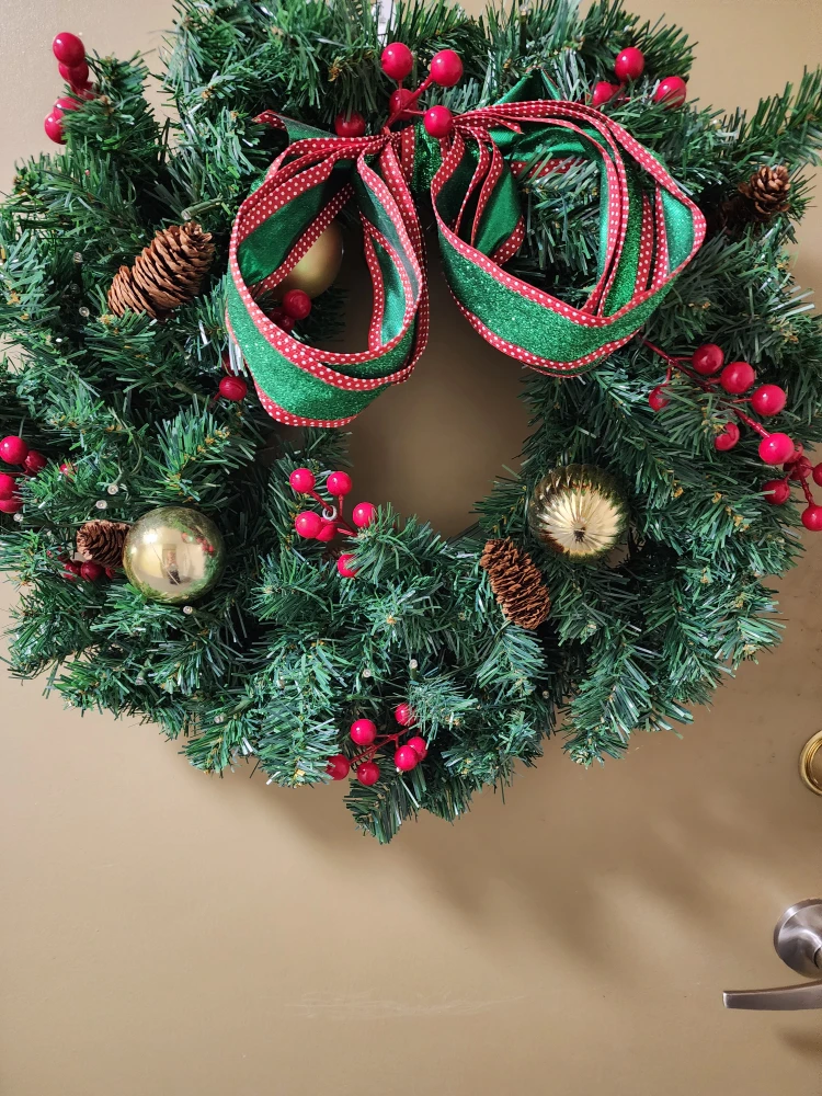 Christmas Wreath with Lights & Ornaments - photo 2