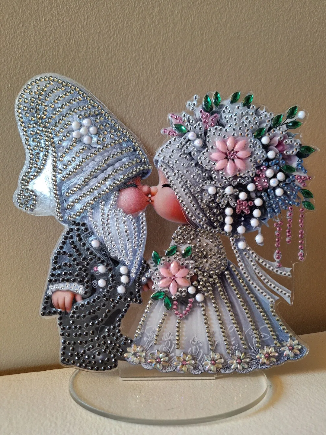 Acryllic "Bride and Groom" Gnomes Diamond Art