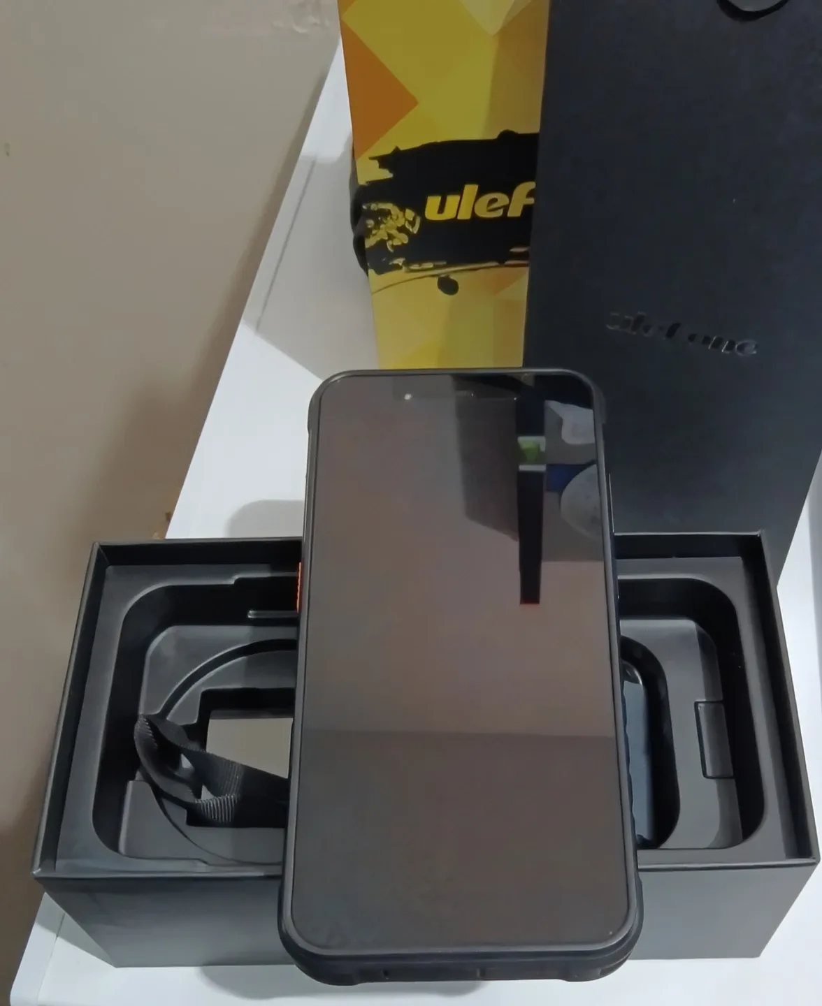 Ulefone RugKing AI Smartphone - Like New! image indicator(2)