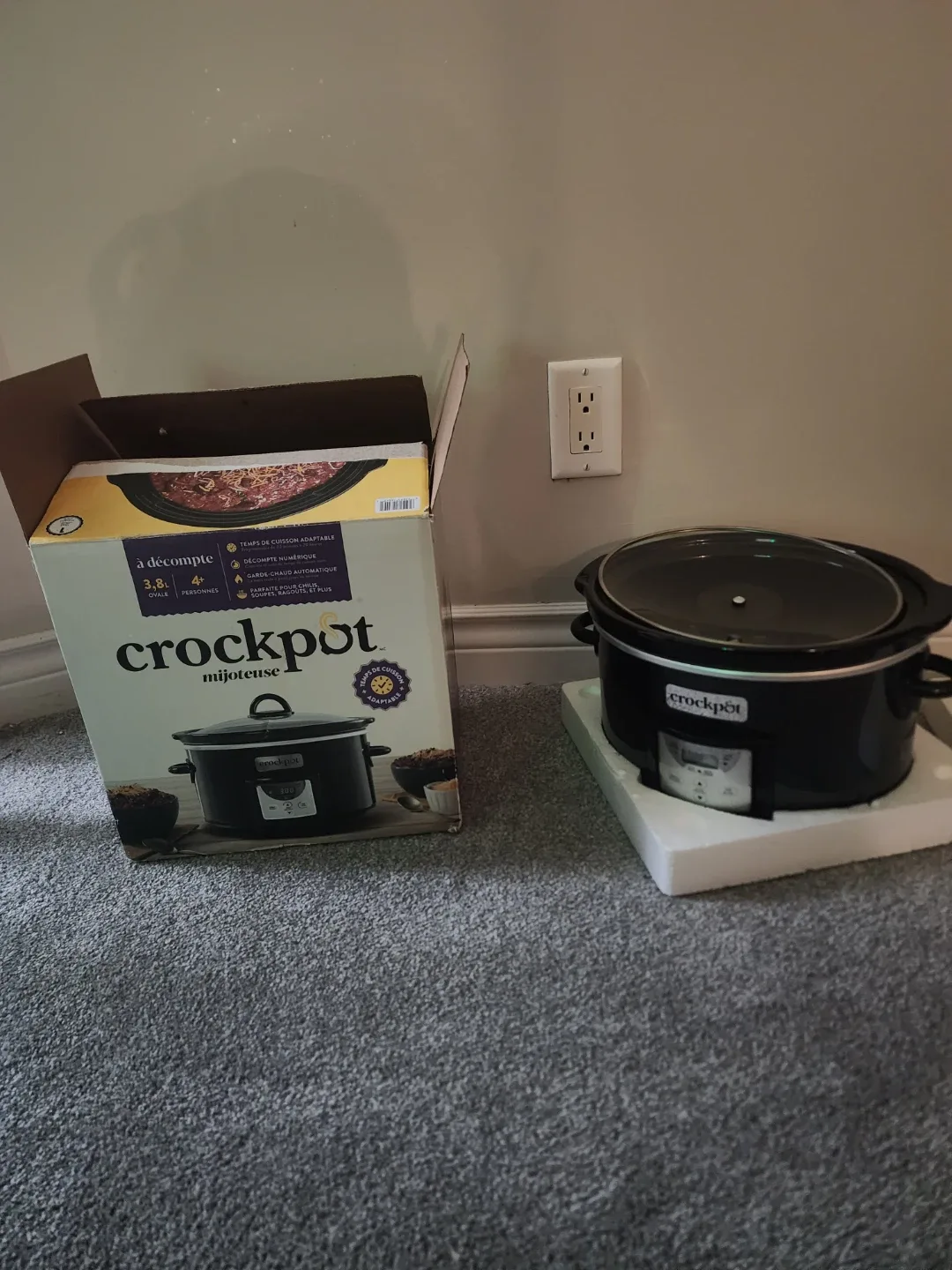 Crockpot 3.8L Slow Cooker - Like New!