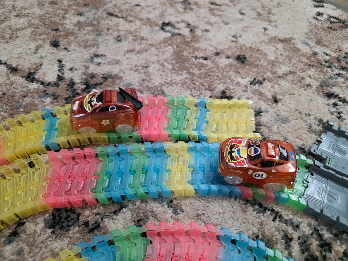 Twister Tracks Glow Race Track Set image indicator(3)