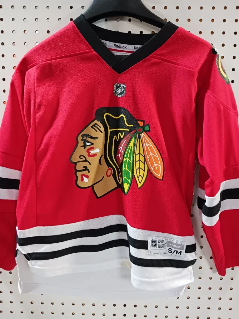 Reebok Chicago Blackhawks Jersey, Size S/M