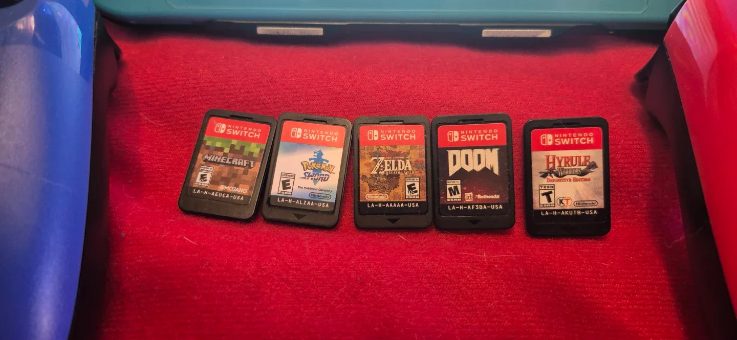 Nintendo Switch Lite Bundle image indicator(3)