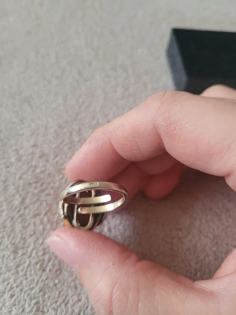 Silver ring with Baltic amber image indicator(3)