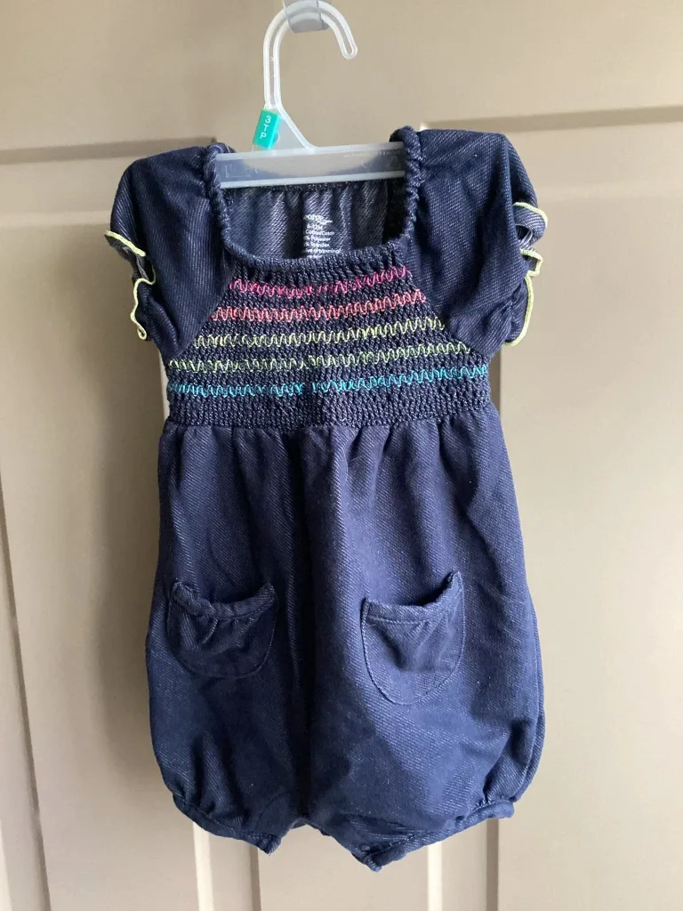 Girls sz 6 months onesies $3 each image indicator(2)