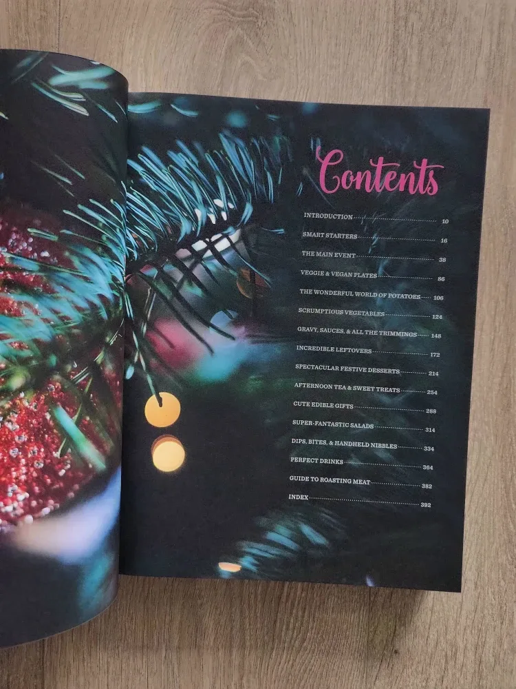 Jamie Oliver's Christmas Cookbook image indicator(4)