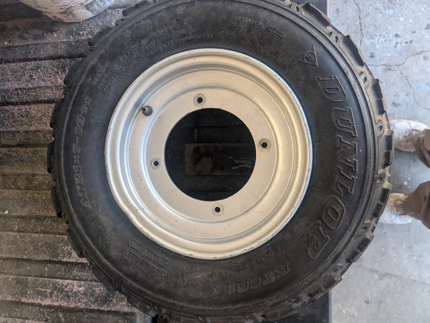 Dunlop KT861 ATV Tire - 21x7-10 image indicator(2)