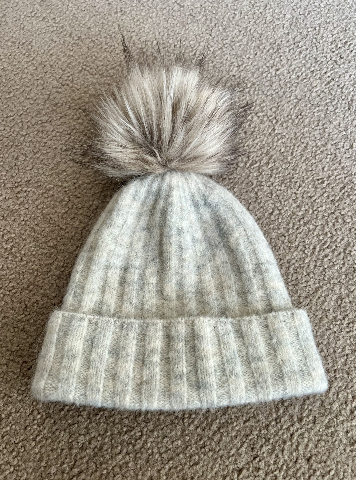 Aritzia Pom Beanie - photo 3