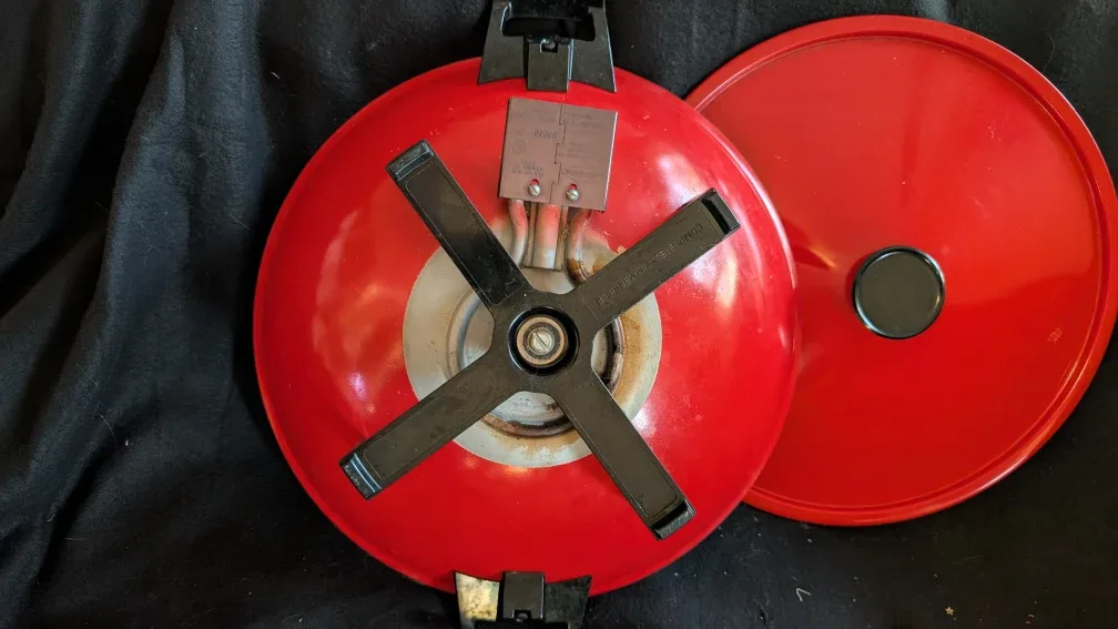 West Bend SenSa-Temp Electric Wok image indicator(3)