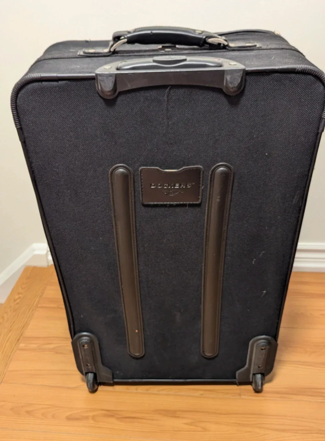 Dockers Rolling Suitcase (Large)- Black image indicator(2)