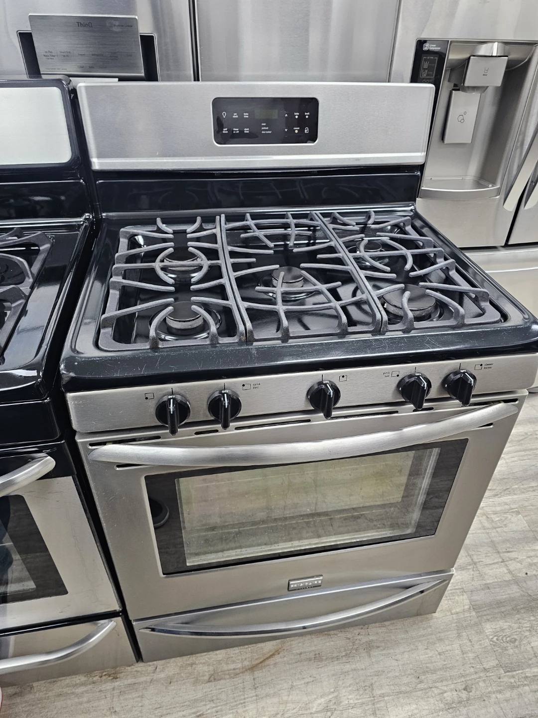 Frigidaire 30in Stainless steel gas stove