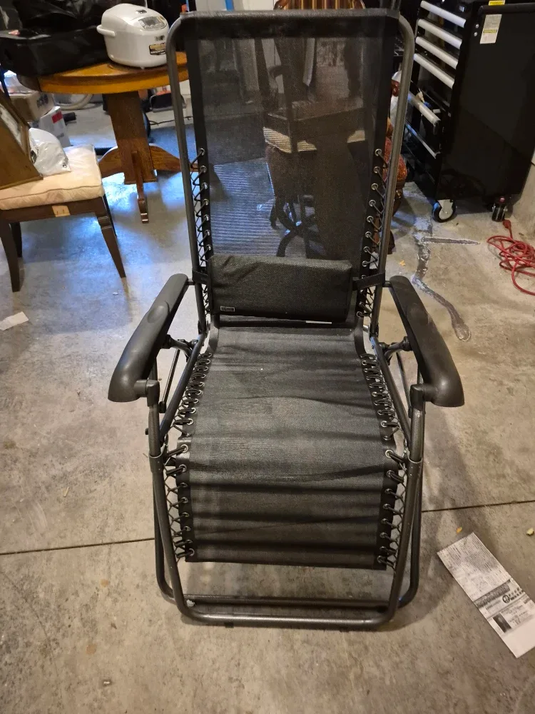 Zero Gravity Lounge Chair - Relax in Style! image indicator(2)