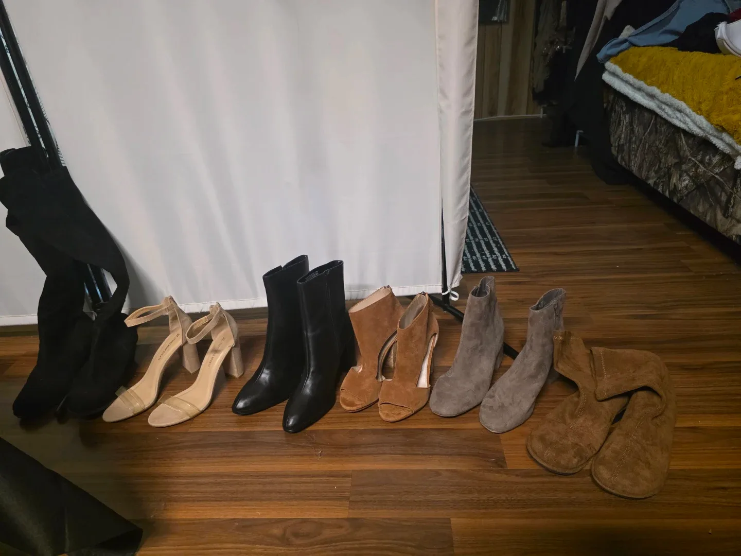 Shoe bundle **TAKE ALL FOR $80** thumbnail