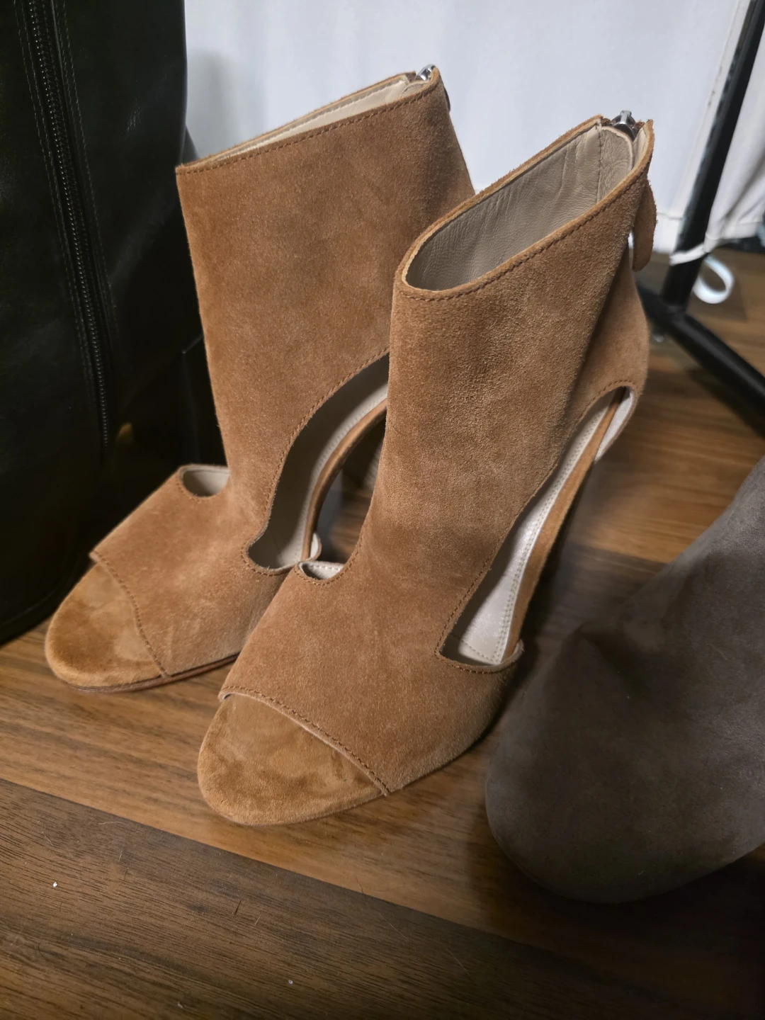 Shoe bundle **TAKE ALL FOR $20** - photo 2