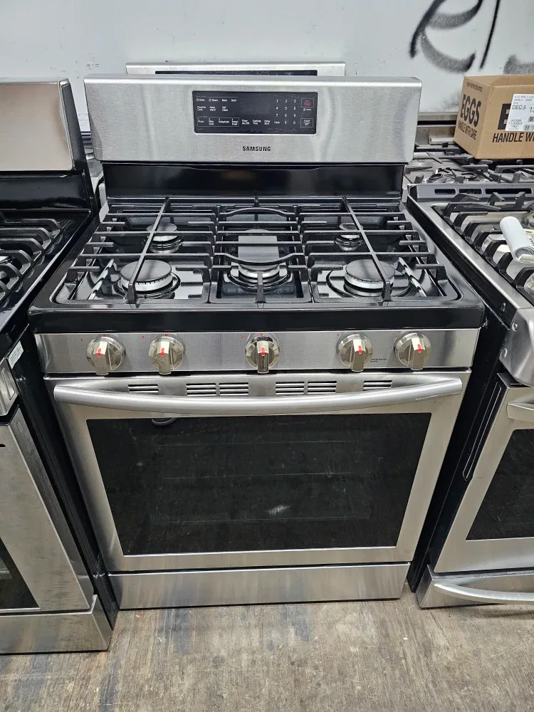 Samsung 30in Stainless steel gas stove DELIVERY INSTALL WARRANTY
