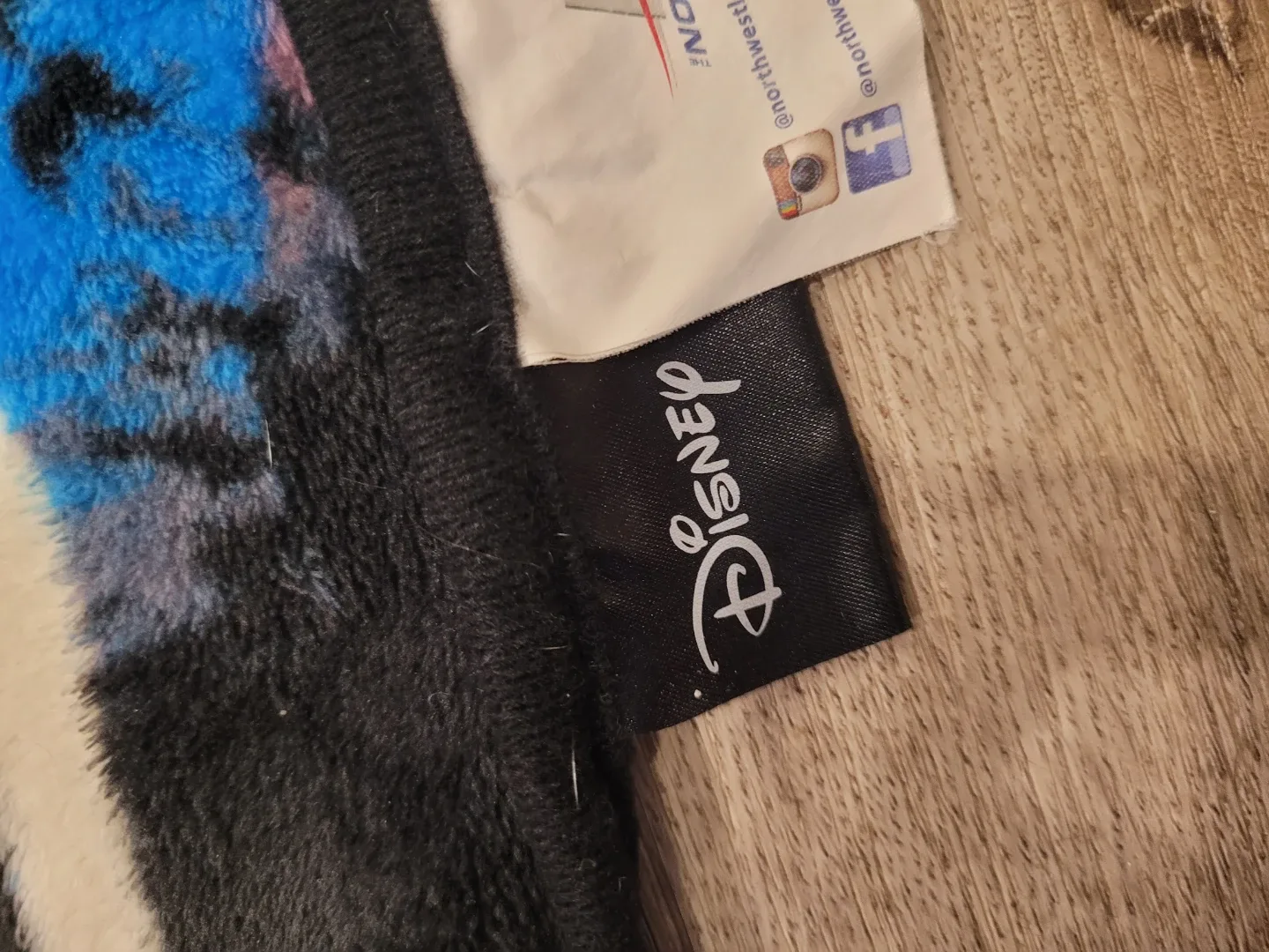 Disney Peter Pan Neverland Fleece Throw Blanket image indicator(2)