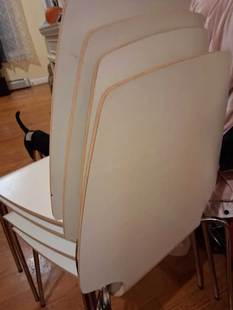 Set of 4 White Stacking Chairs image indicator(5)