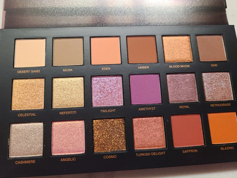 Huda Beauty Desert Dusk Eyeshadow Palette