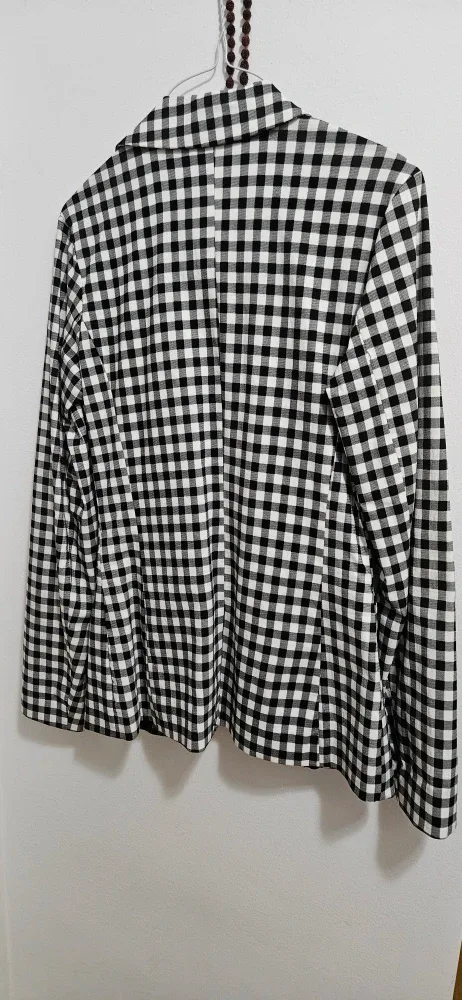 Forever 21 Black & White Blazer - Size S image indicator(2)