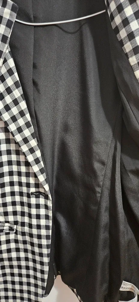 Forever 21 Black & White Blazer - Size S image indicator(4)