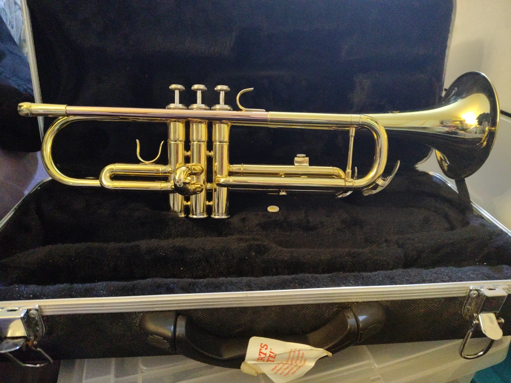 Yamaha Ytr 2330 Standard Bb trumpet in case - photo 3
