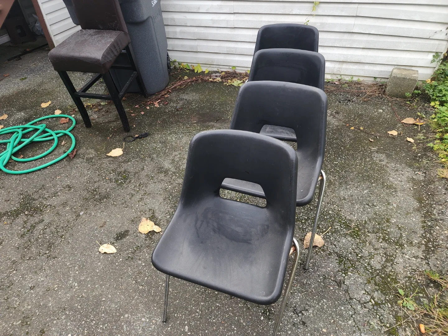 Set of 4 Black Stacking Chairs image indicator(8)