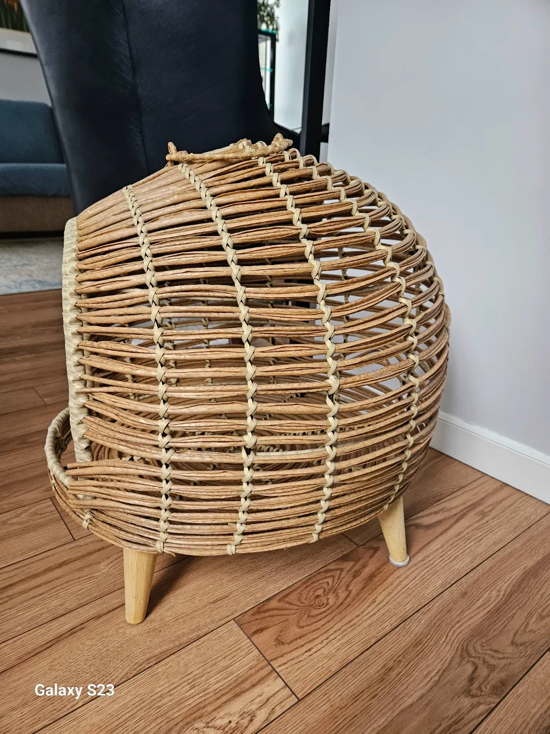 Wicker Pet Cave Bed with Cushion image indicator(4)