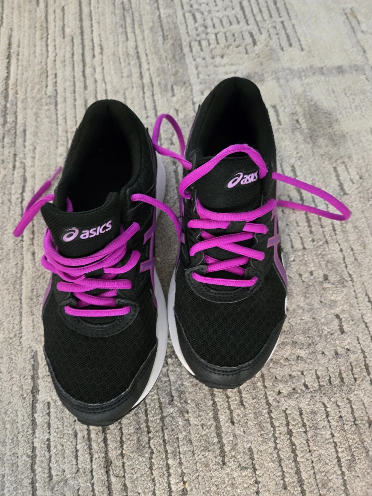 Kids Asics Running Shoes - Black & Pink- size 3 - photo 2