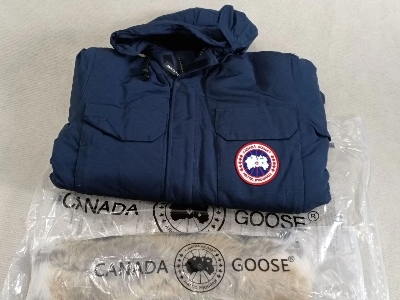 Canada Goose Arctic Program Down Parka - Navy Blue - photo 3