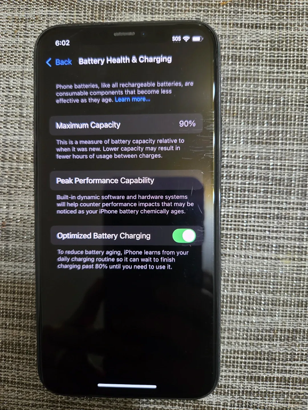 iPhone 11 Pro Midnight Green 64GB - 90% Battery image indicator(3)