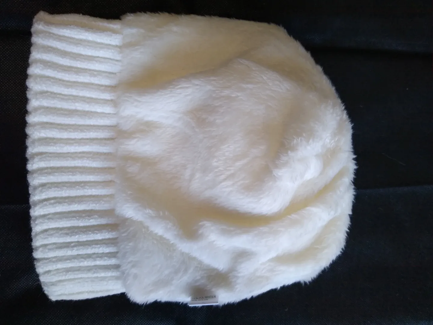 White Winter Beanie image indicator(2)