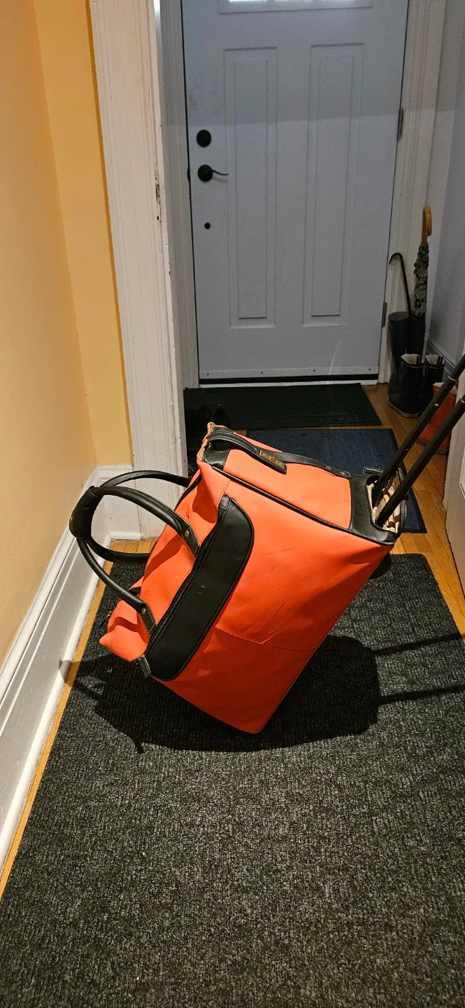 Red Rolling Duffel Bag image indicator(2)