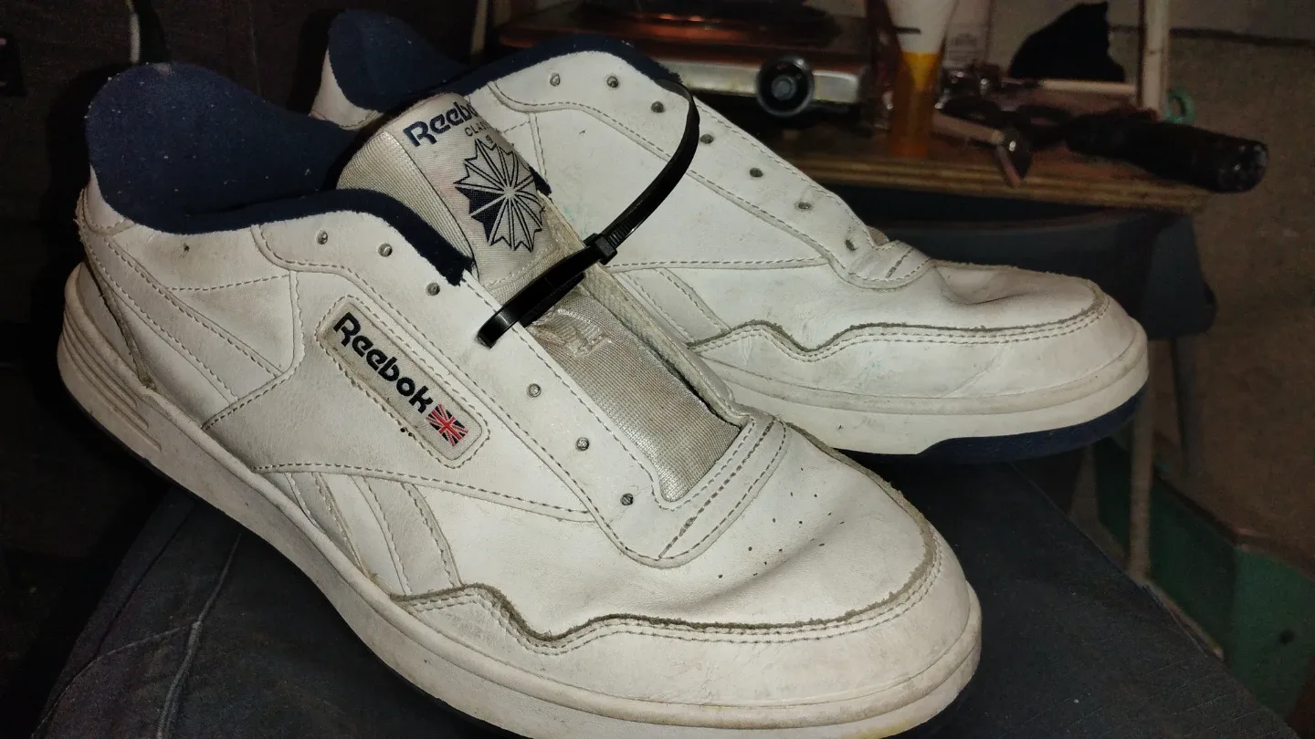 Reebok Classic White Sneakers - Size 10 image indicator(2)