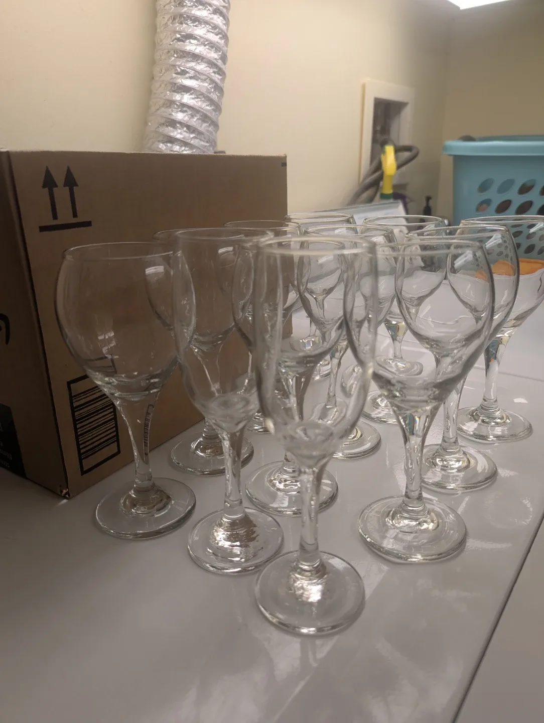 Set of 10 Wine Glasses, 2 champagne glasses 🥕 image indicator(3)
